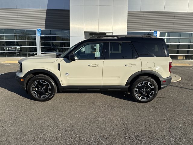 Certified 2024 Ford Bronco Sport Outer Banks w/ Tech Package AWD/4WD image 2