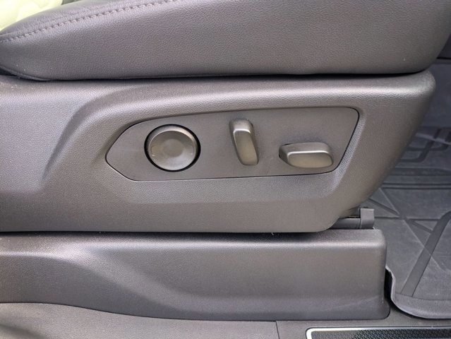 Used 2025 Chevrolet Silverado 1500 ZR2 w/ Technology Package image 37