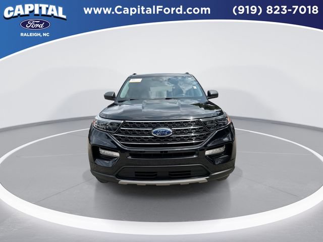 Certified 2023 Ford Explorer XLT w/ Equipment Group 202A AWD/4WD image 3