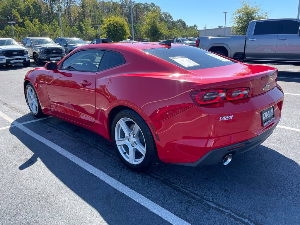 Used 2019 Chevrolet Camaro LT RWD image 5