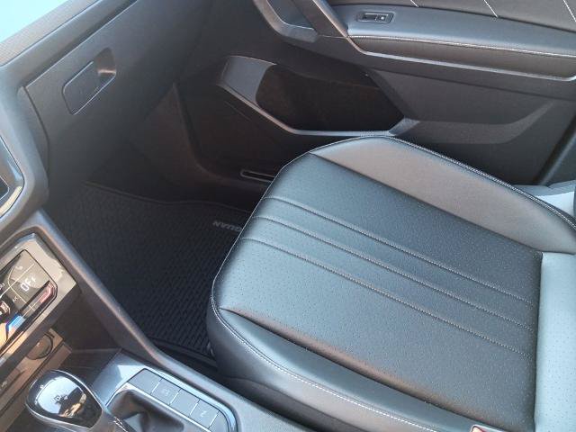 Used 2022 Volkswagen Tiguan SE R-Line AWD/4WD image 29