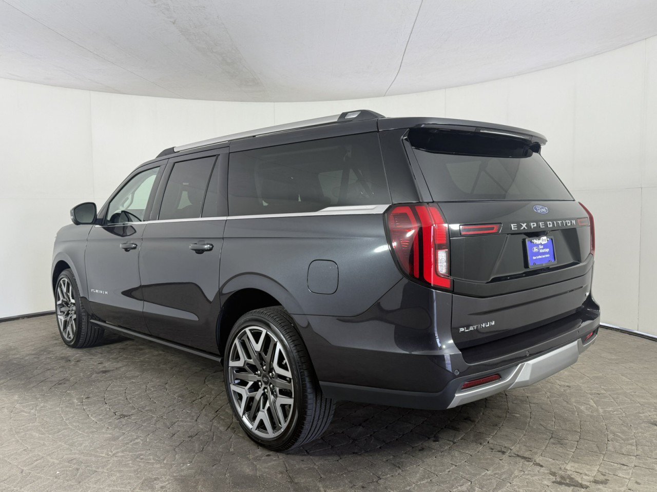 Certified 2026 Ford Expedition Max Platinum w/ Platinum Ultimate Package AWD/4WD image 5