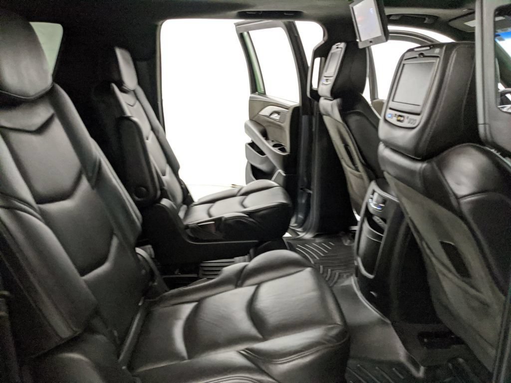 Used 2019 Cadillac Escalade ESV Platinum AWD/4WD image 23