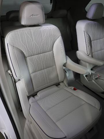 Used 2025 Buick Enclave Avenir w/ Trailering Package, 5000 lbs. AWD/4WD image 10