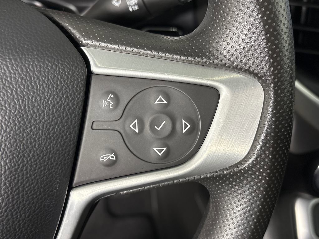 Used 2023 GMC Acadia SLE FWD image 18