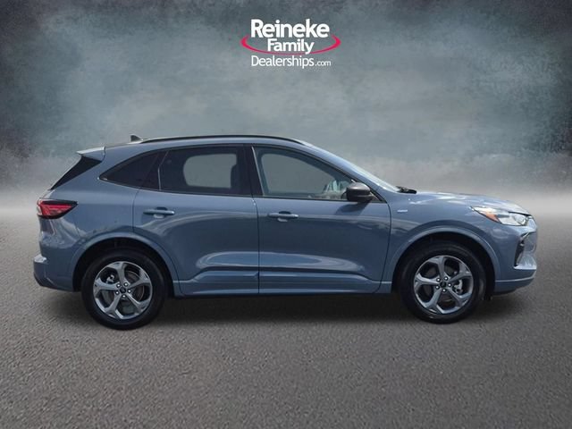 Certified 2024 Ford Escape ST-Line w/ Tech Pack #1 AWD/4WD image 4
