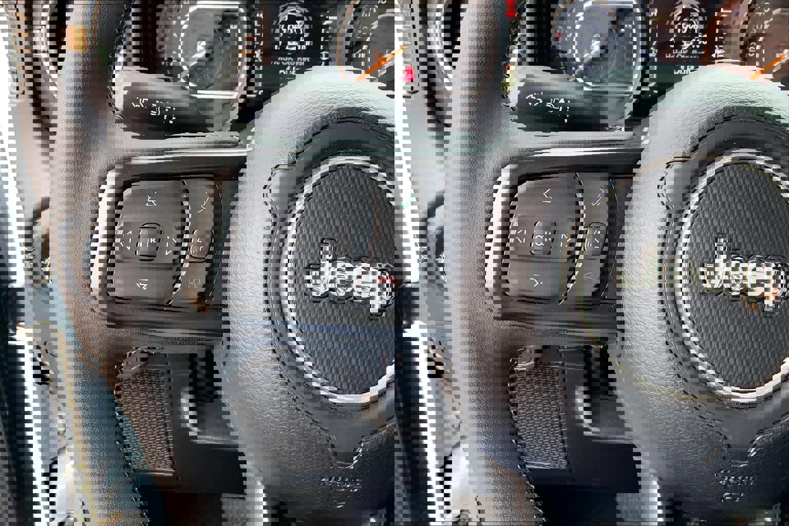 Used 2025 Jeep Gladiator Sport image 24