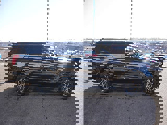 Certified 2025 Ford Expedition Active image 2