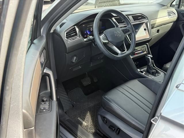 Used 2023 Volkswagen Tiguan SE FWD image 10