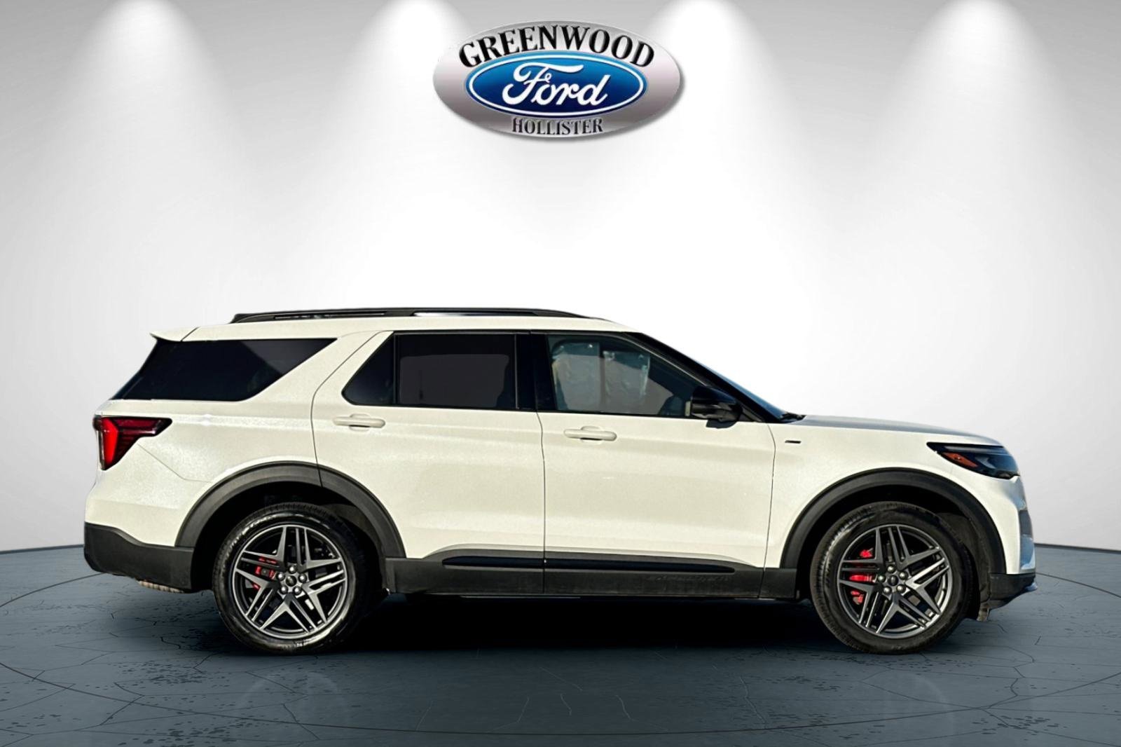 Certified 2025 Ford Explorer ST-Line w/ ST-Line Street Pack image 3