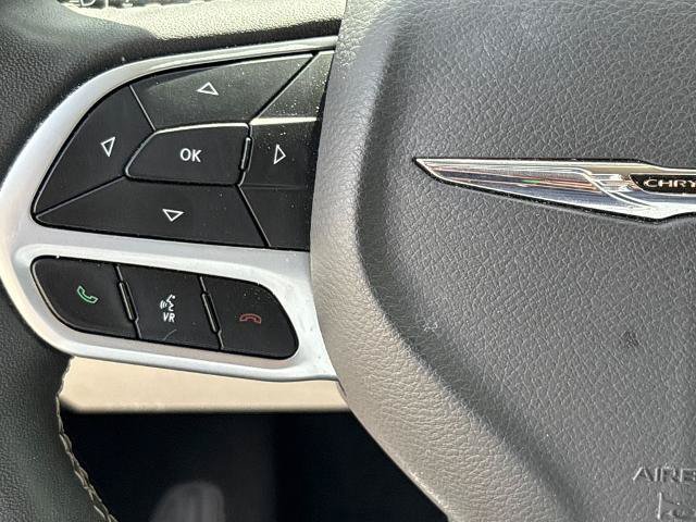 Used 2024 Chrysler Pacifica Touring-L FWD image 19