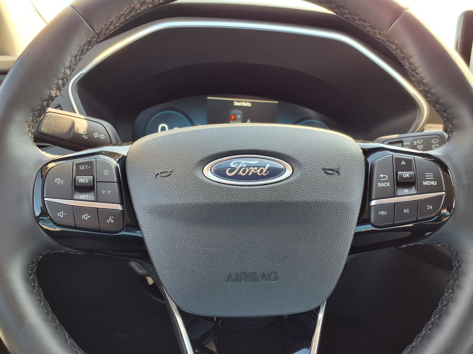 Certified 2023 Ford Escape Platinum w/ Class II Trailer Tow Package AWD/4WD image 22