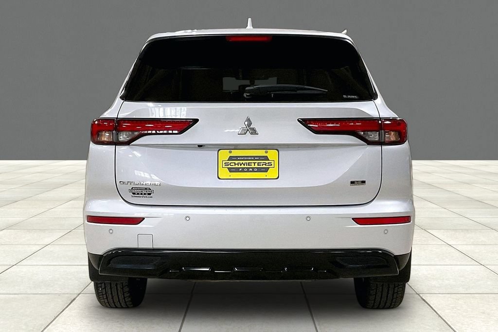 Used 2023 Mitsubishi Outlander SE AWD/4WD image 4