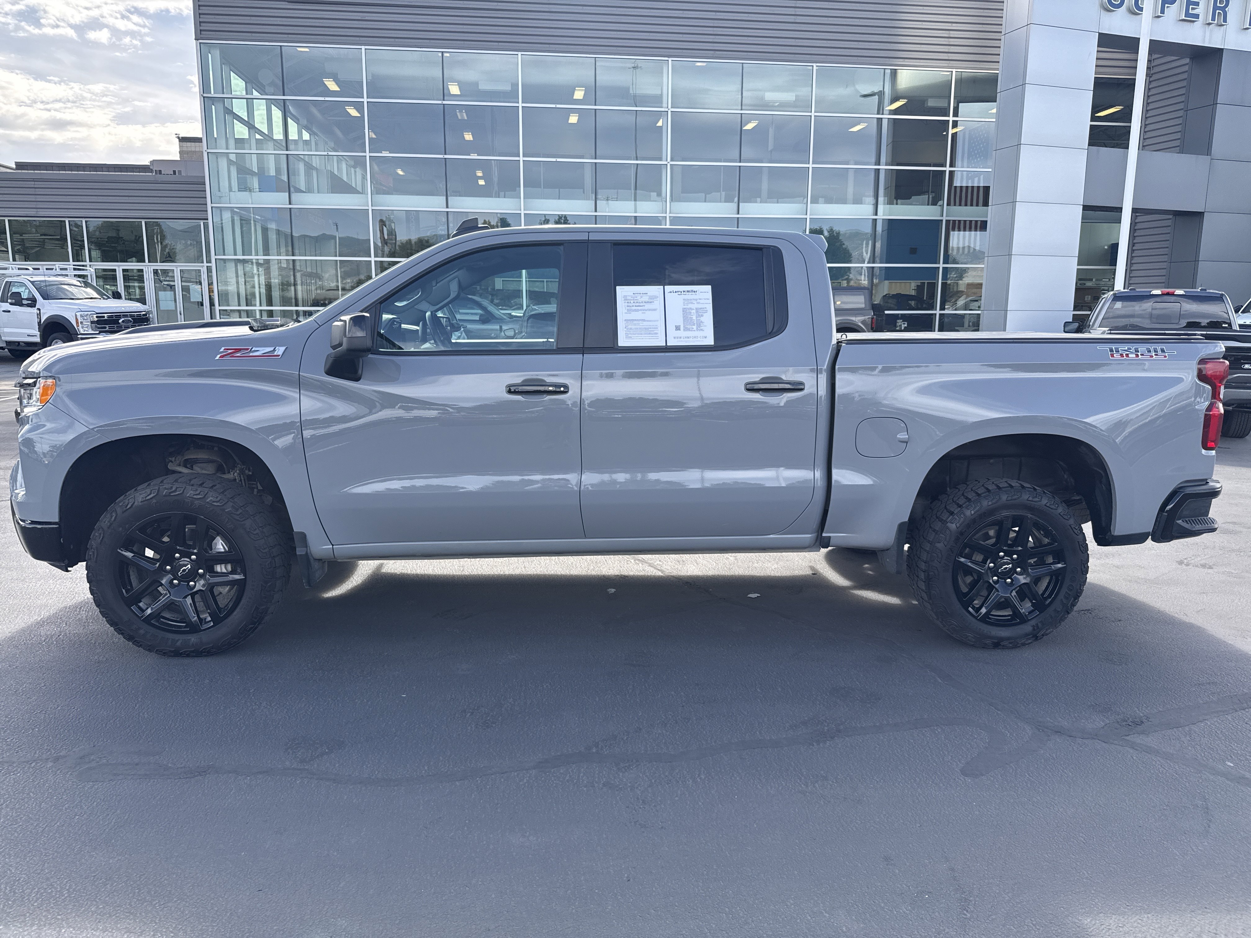 Used 2024 Chevrolet Silverado 1500 LT Trail Boss AWD/4WD image 2