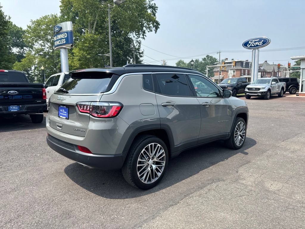 Used 2023 Jeep Compass Limited w/ Elite Group AWD/4WD image 4