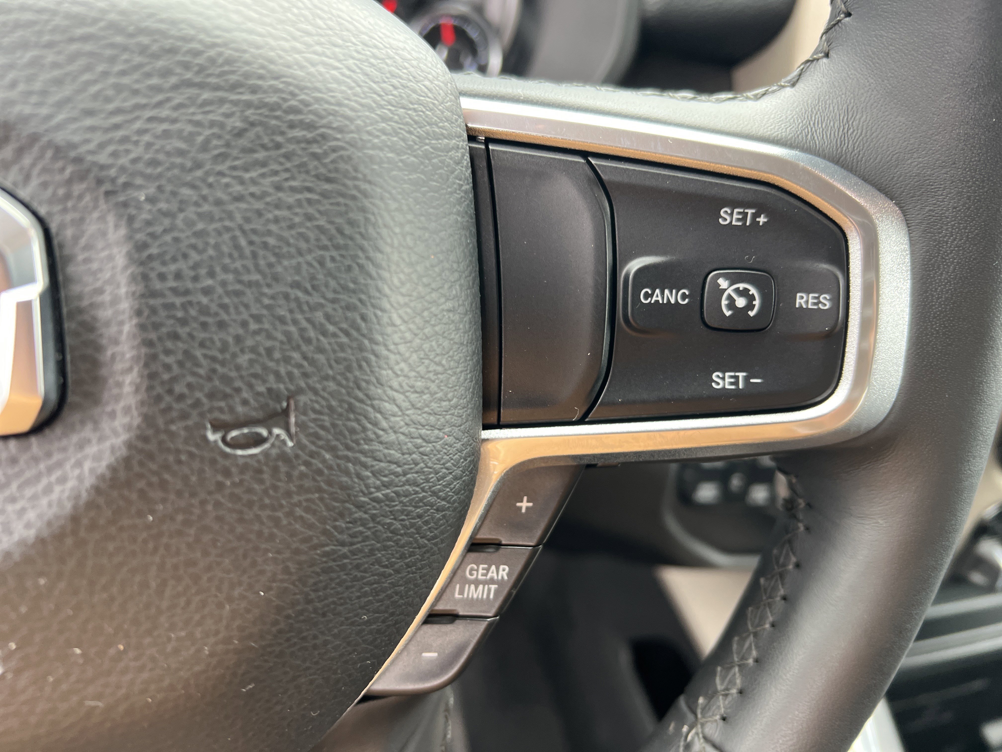Used 2019 RAM 1500 Laramie image 34
