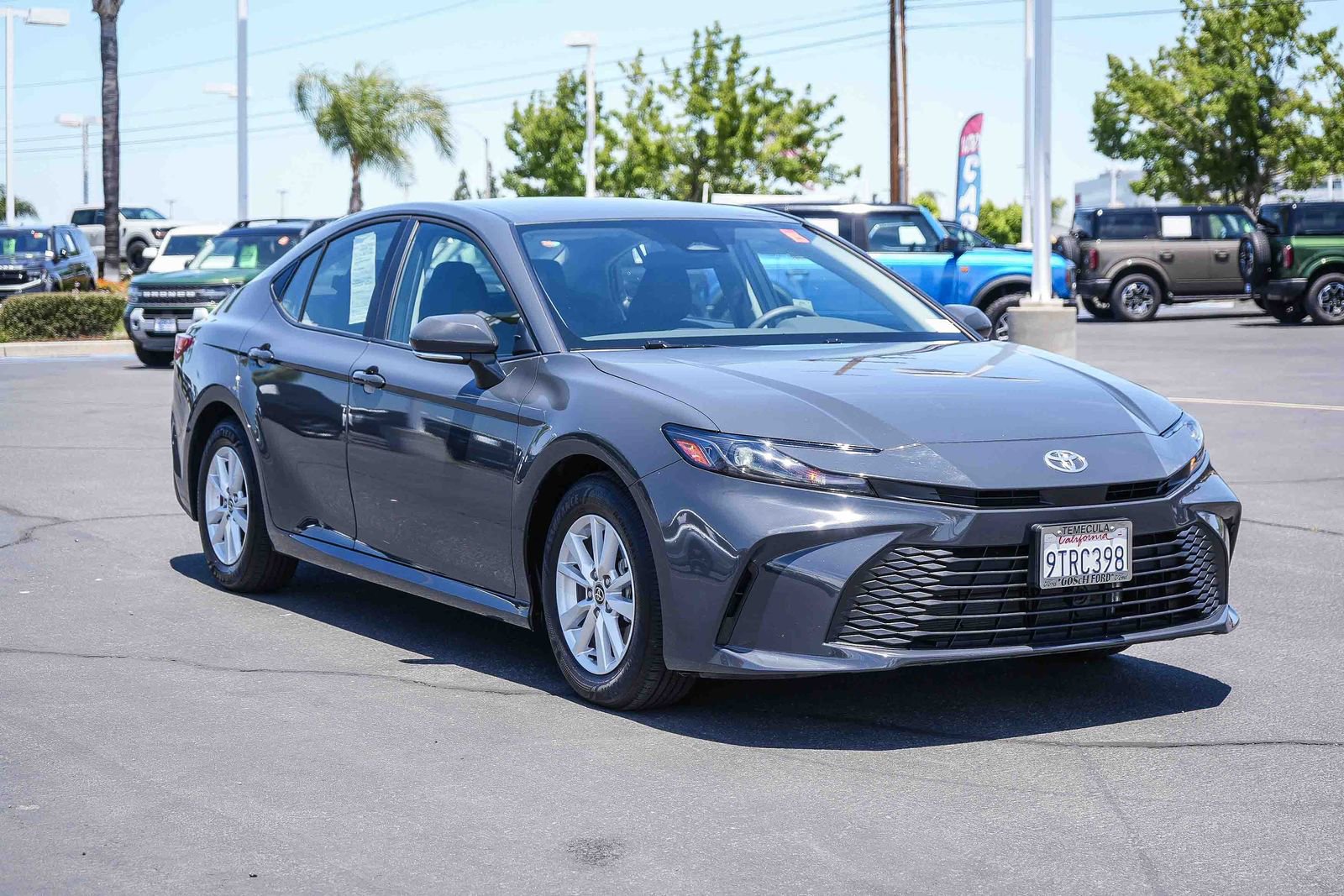 Used 2025 Toyota Camry LE FWD image 3