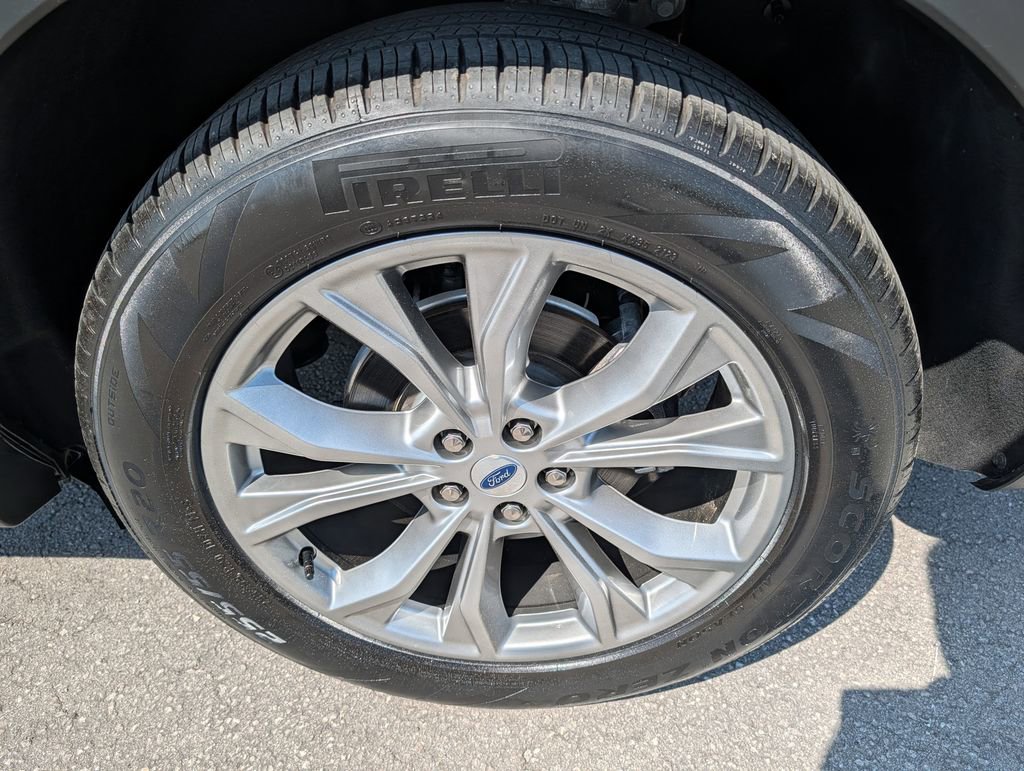 Certified 2023 Ford Explorer XLT w/ Equipment Group 202A RWD image 32
