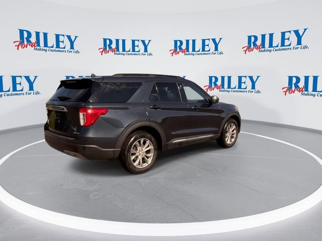 Certified 2023 Ford Explorer XLT w/ Equipment Group 202A AWD/4WD image 2