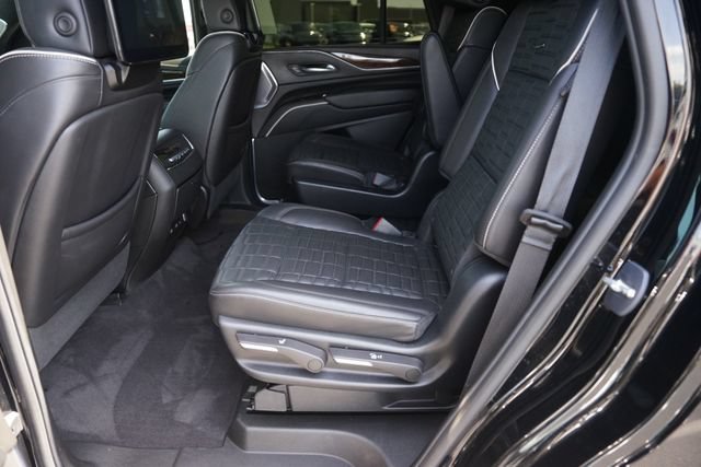 Used 2023 Cadillac Escalade Sport Platinum w/ LPO, ONYX Package AWD/4WD image 13