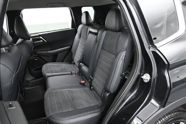 Used 2025 Mitsubishi Outlander SE FWD image 28
