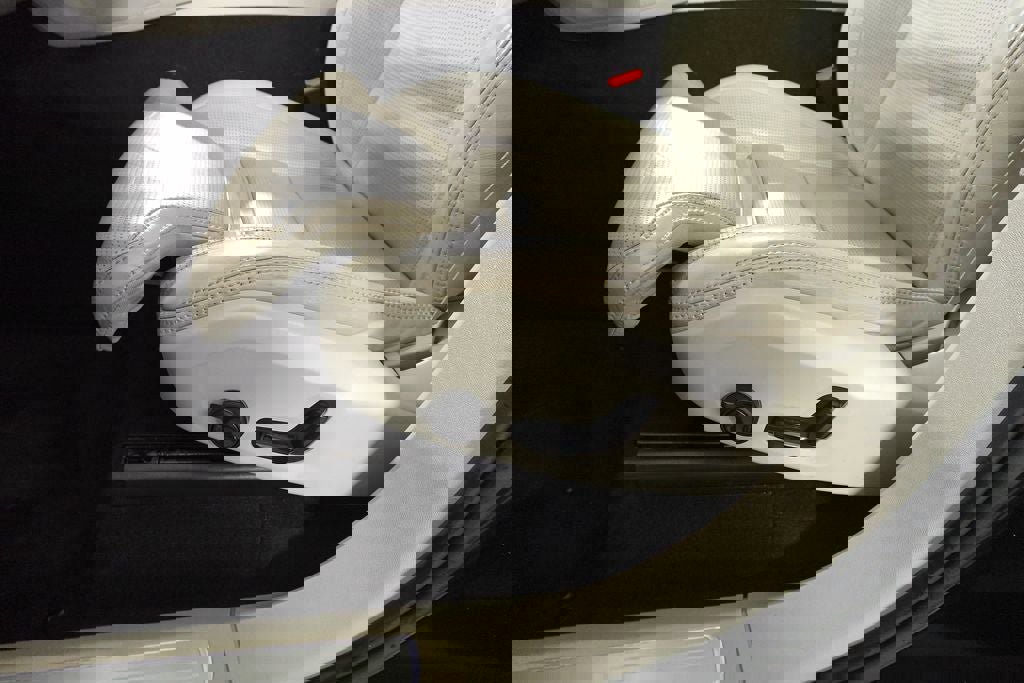 Used 2023 Volvo XC90 B6 Ultimate w/ Protection Package Premier image 10