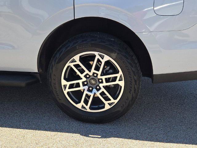 Certified 2025 Ford Expedition Active AWD/4WD image 16