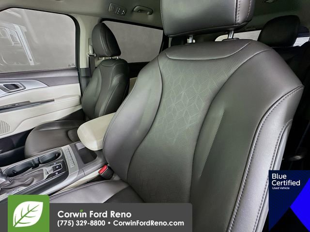 Used 2024 Kia Carnival LX FWD image 23