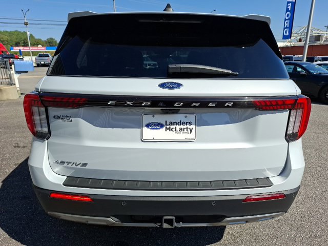 Certified 2025 Ford Explorer Active w/ Active Comfort Package RWD image 4