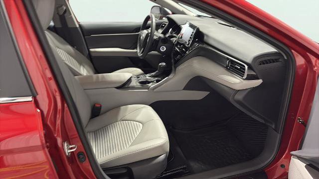 Used 2024 Toyota Camry SE image 16