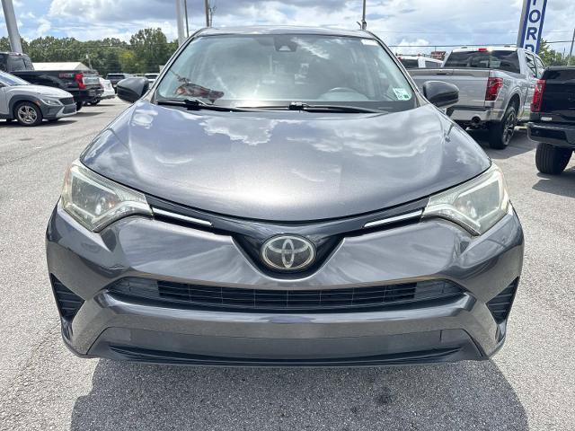 Used 2018 Toyota RAV4 LE FWD image 2