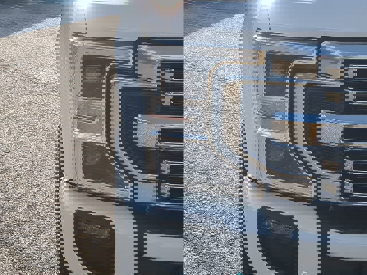 Certified 2022 Ford F250 Limited w/ FX4 Off-Road Package image 8