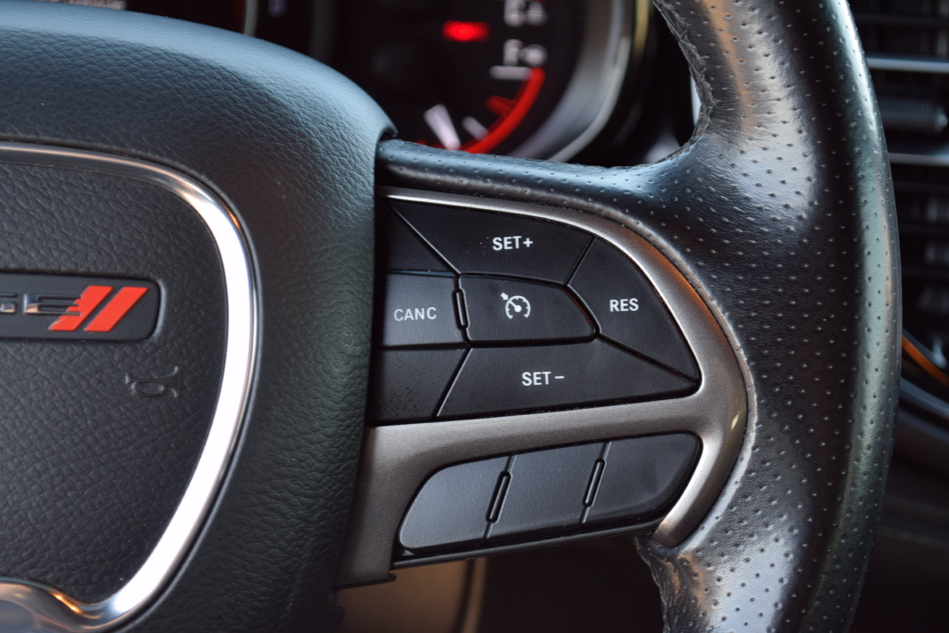 Used 2022 Dodge Durango SXT w/ Blacktop Package AWD/4WD image 7