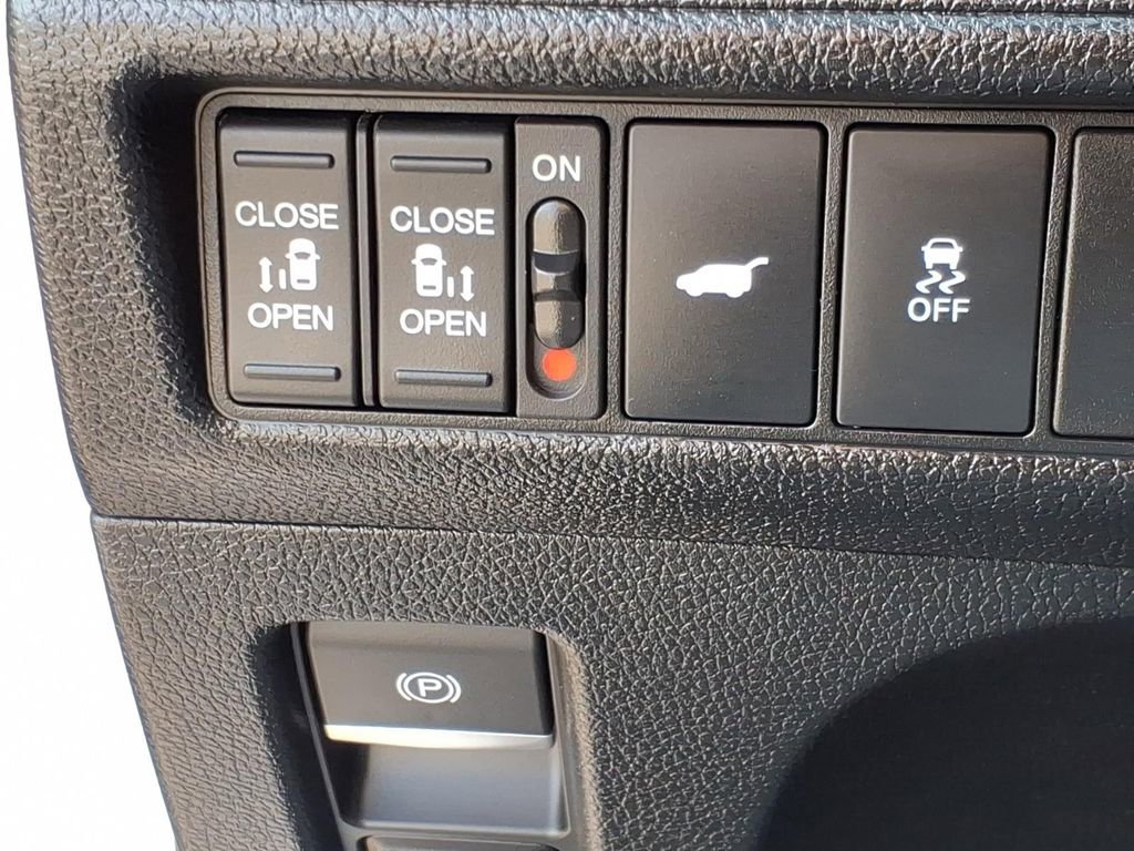 Used 2025 Honda Odyssey Sport-L image 17