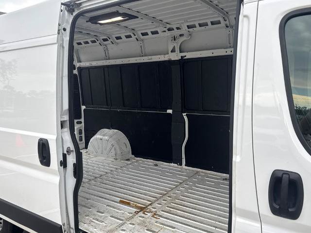 Used 2024 RAM ProMaster 2500 w/ Convenience Group FWD image 7
