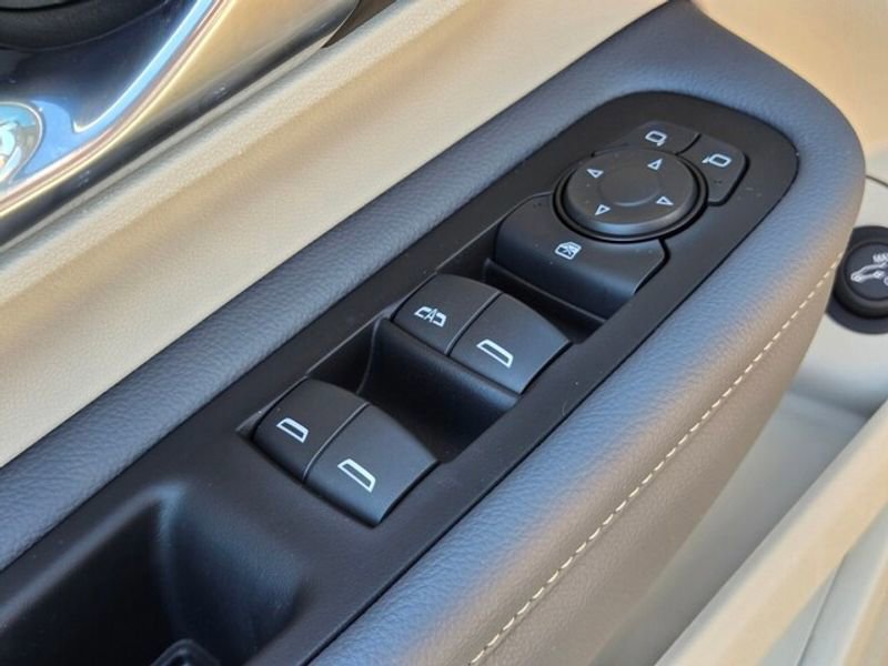 Used 2023 GMC Terrain Denali w/ Denali Premium Package image 31