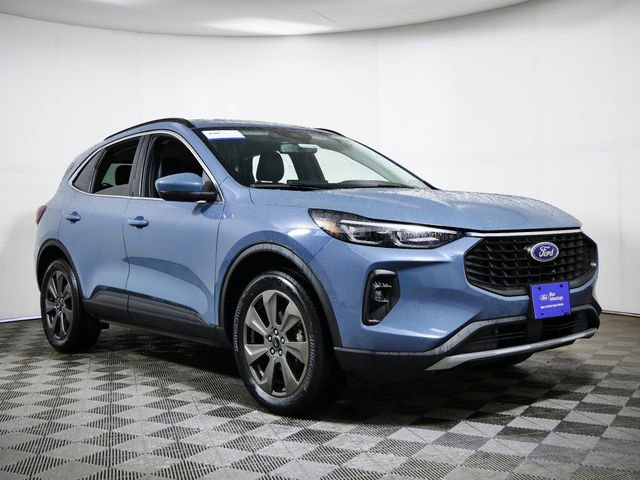 Certified 2025 Ford Escape Platinum image 1