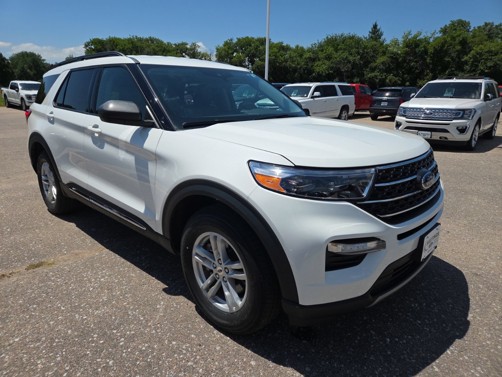 Certified 2022 Ford Explorer XLT w/ Equipment Group 202A AWD/4WD image 10