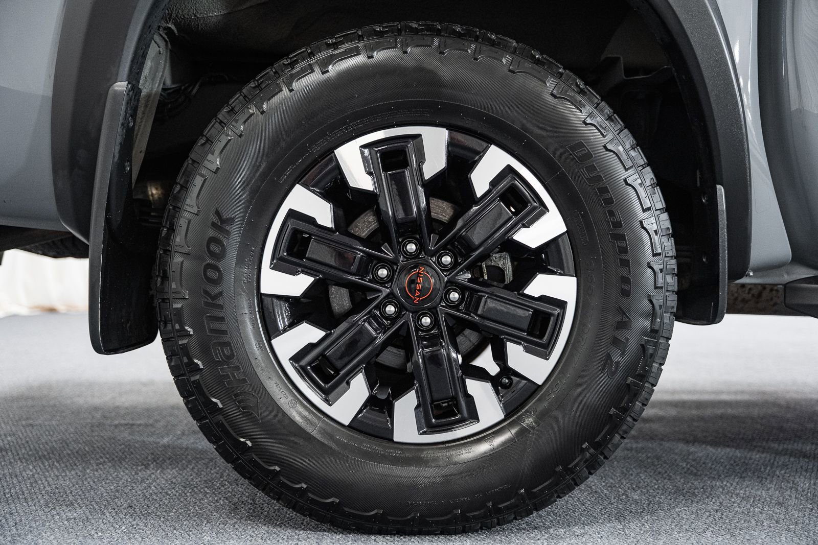 Used 2022 Nissan Frontier PRO-4X image 25