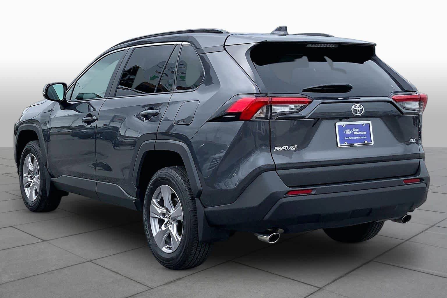 Used 2025 Toyota RAV4 XLE w/ Convenience Package FWD image 12