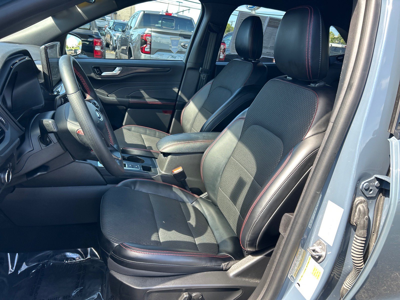 Certified 2023 Ford Escape ST-Line w/ Tech Pack #1 AWD/4WD image 6