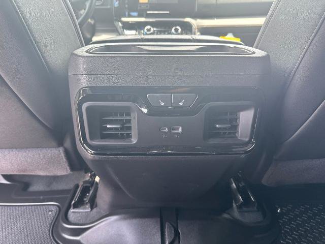 Used 2024 GMC Sierra 1500 AT4 w/ Technology Package AWD/4WD image 18