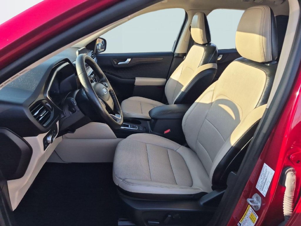Certified 2020 Ford Escape Titanium AWD/4WD image 21