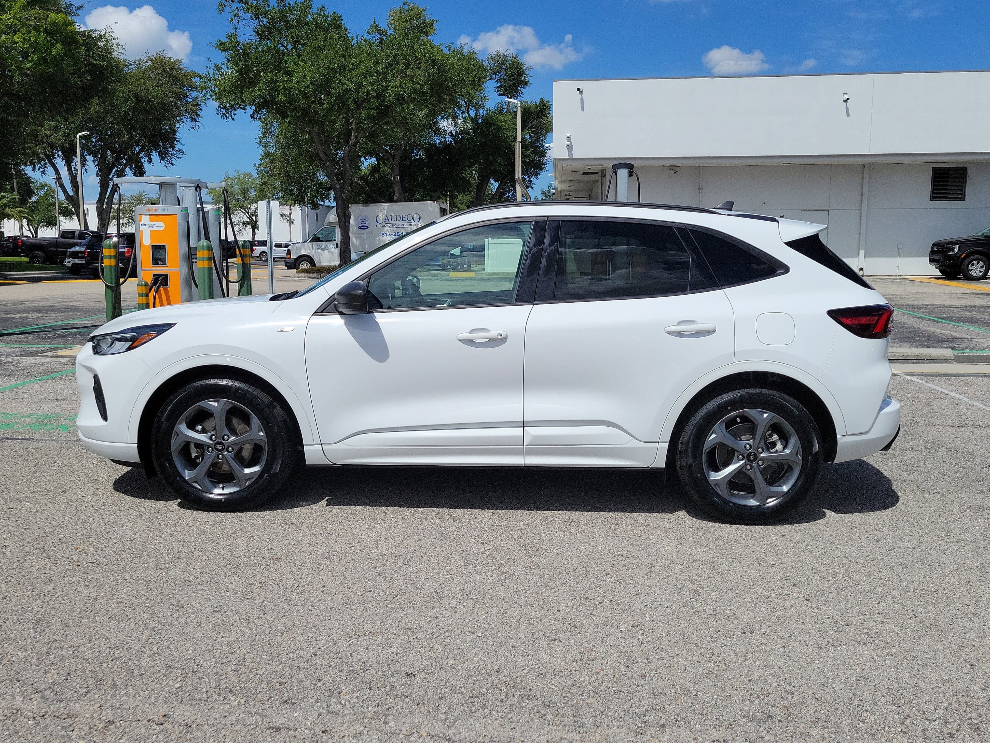Certified 2023 Ford Escape ST-Line w/ Tech Pack #1 FWD image 4