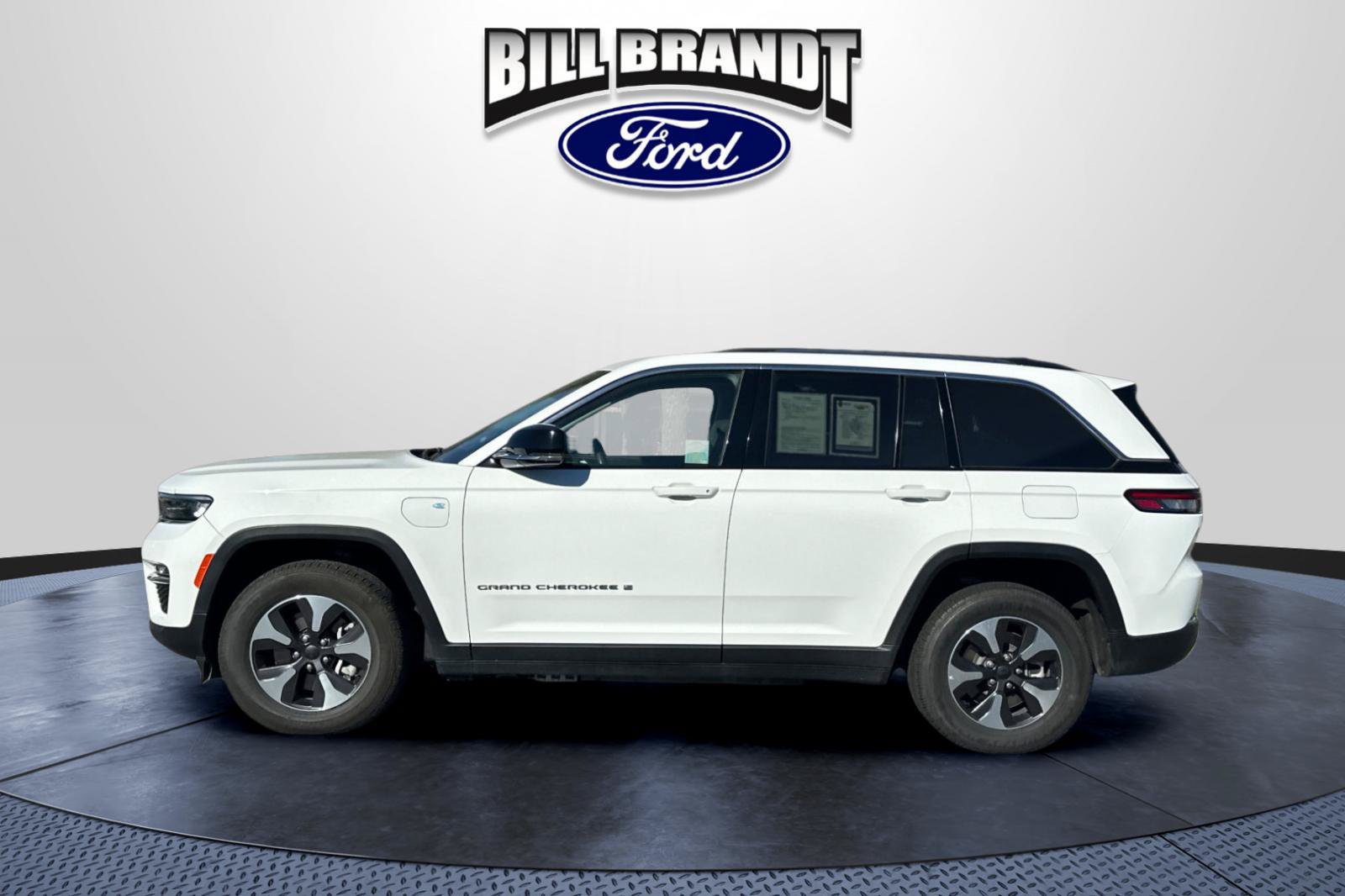 Used 2024 Jeep Grand Cherokee Limited 4xe AWD/4WD image 6
