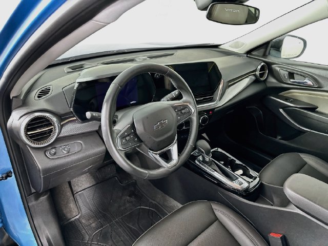 Used 2025 Chevrolet Trax ACTIV w/ Driver Confidence Package FWD image 15