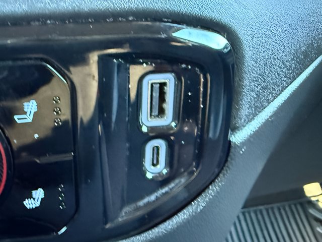 Used 2025 Chevrolet Silverado 1500 LT AWD/4WD image 13