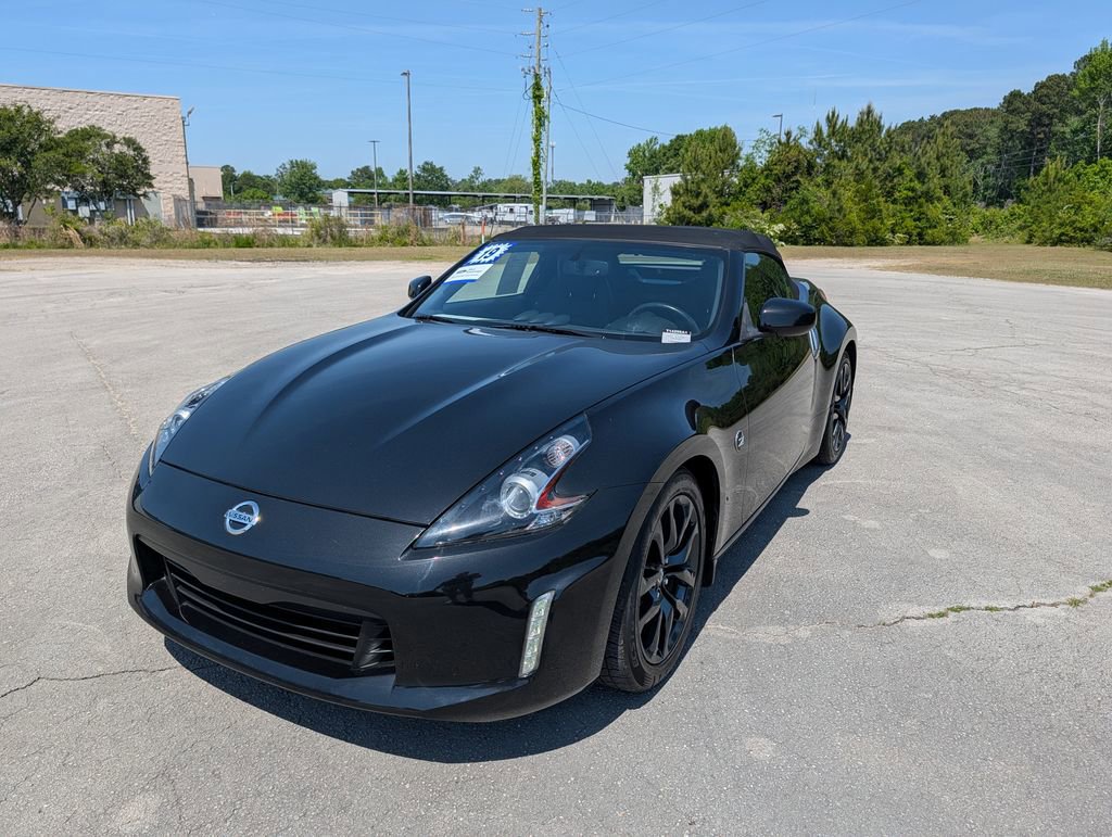 Used 2019 Nissan 370Z Touring RWD image 6