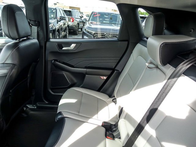 Certified 2025 Ford Escape Platinum w/ Class II Trailer Tow Package AWD/4WD image 15