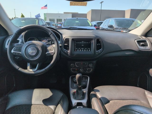 Used 2020 Jeep Compass Latitude w/ Cold Weather Group AWD/4WD image 25
